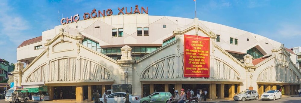 Dong Xuan Market today has been expanded and built in a more modern style than before